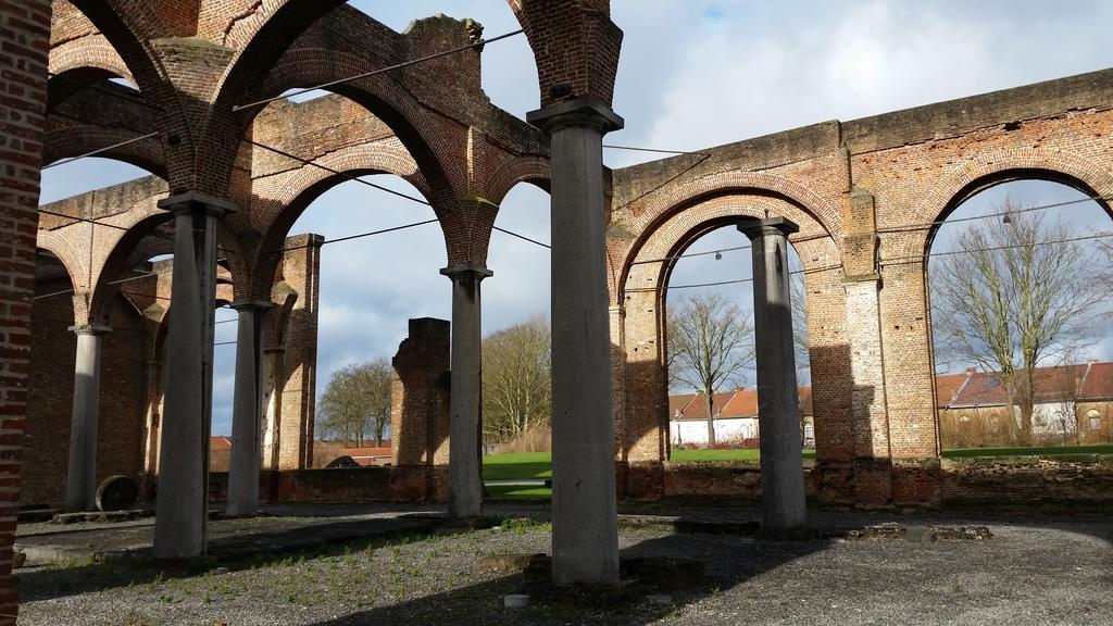 Aux Charmes De La Campagne Villa Hautrage Buitenkant foto